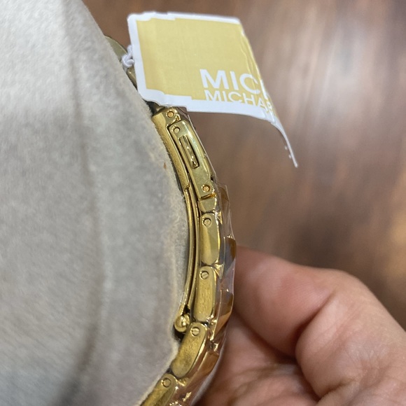 Michael Kors Women’s Watch - Picture 5 of 5